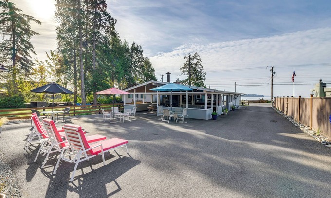 Birch Bay Cabin | Bayfront Retreat w/Private Beach in Birch Bay