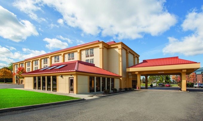 Canton Hotel | Baymont by Wyndham Canton