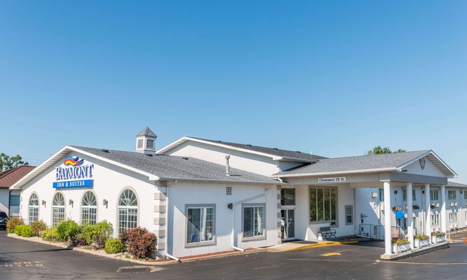 Osage Beach Hotel | Baymont by Wyndham Osage Beach