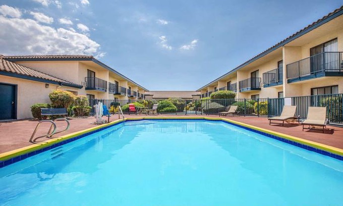 Tehachapi Hotel | Baymont by Wyndham Tehachapi