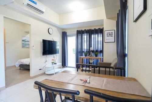 Tambo Apartment | bayshore residential resort 1 - 1BR Near Ayala Mall Manila Bay