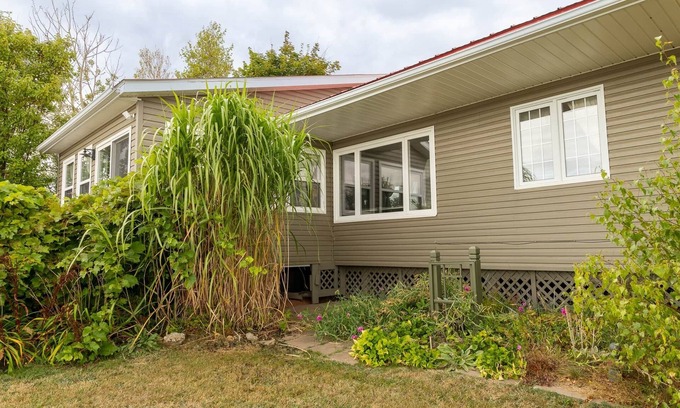 Corran Ban House | Bayside Breeze with Beach Access