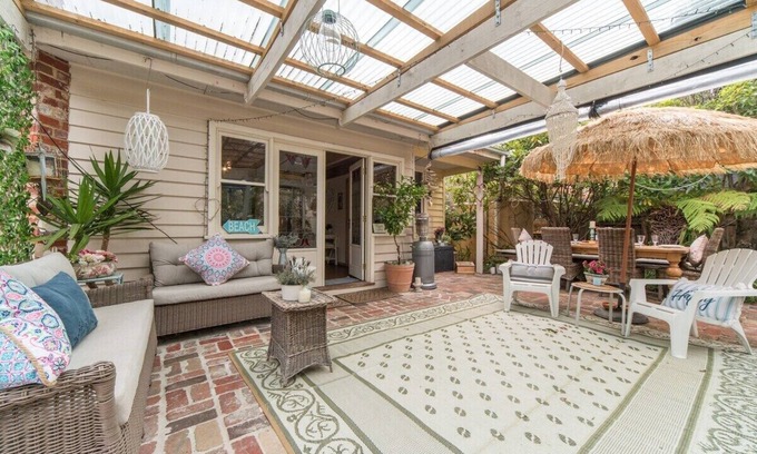 Mornington House | Bayside Cottage | 100m Beach | Stroll to Main St