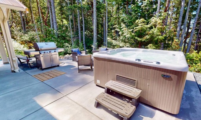 Lund Villa | Bayside Cottage - Private Paradise by the Sea