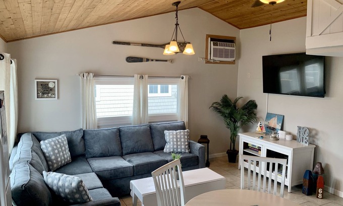 Dover Beaches North House | Bayside Two Bedroom Cottage. 2 blocks from beach. Newly renovated.