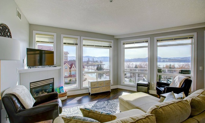North End Condo | Bayview Getaway