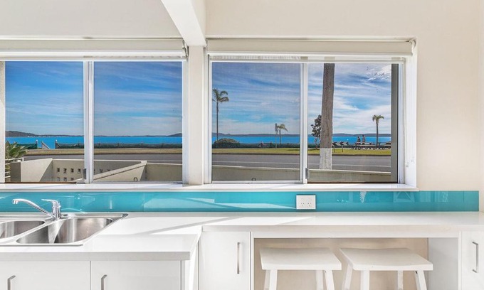 Nelson Bay Apartment | Bayview Towers Unit 13 Victoria Parade 15