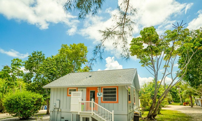 Captiva Cabin | Baywatch Cabin