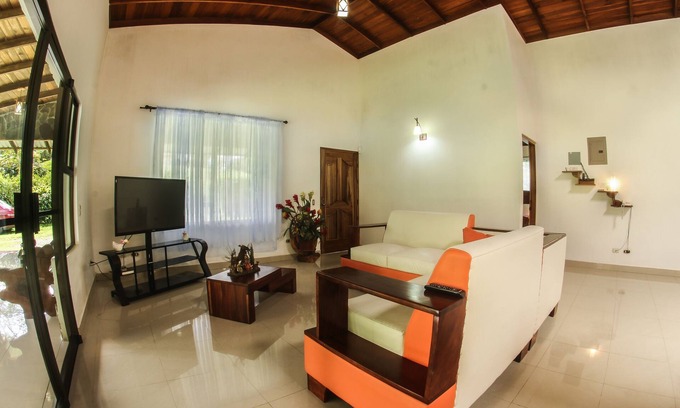 Penas Blancas Villa | BBQ RANCH, POOL, 4 BEDROOMS WITH KING SIZE BED ON 10.000 M2 PROPERTY