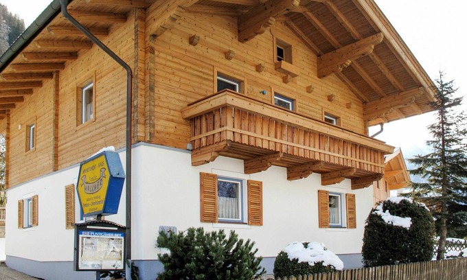 Fusch an der Grossglocknerstrasse House | Beautiful private villa for 11 guests with WIFI, TV, pets allowed and parking