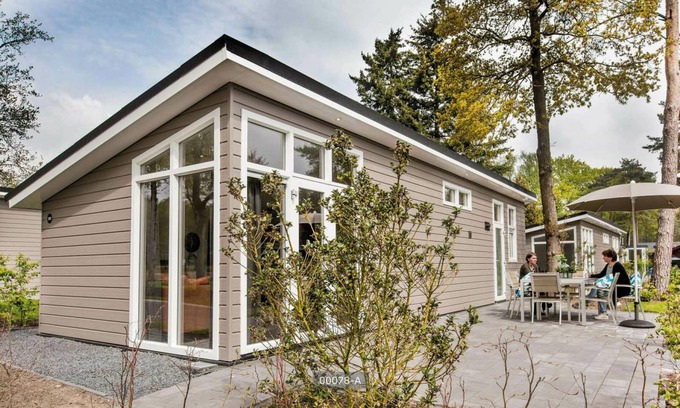 Beekbergen-Zuid Resort | BE Comfort 6 people - Three Bedroom Resort, Sleeps 6