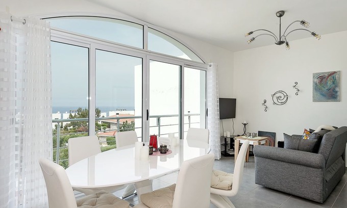 Kucukerenkoy Apartment | BE THE FIRST TO BOOK AND WIN A SPECIAL GIFT FROM US!!!