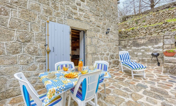 Sainte-Marguerite-Lafigere House | Beautiful private villa for 4 guests with TV, terrace and panoramic view
