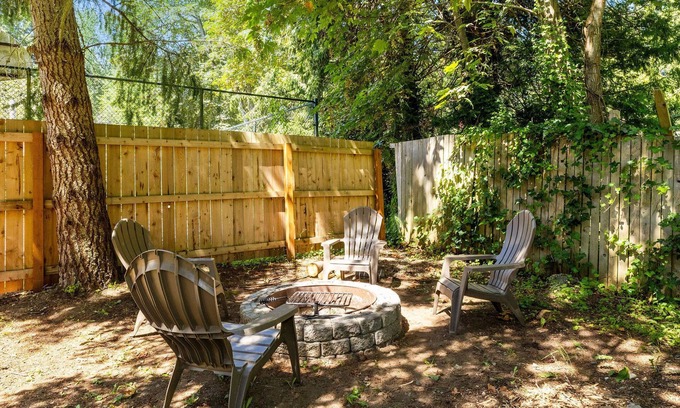 Suquamish House | Beach Access - Bainbridge Island - Poulsbo - Water Views - NEW Decks