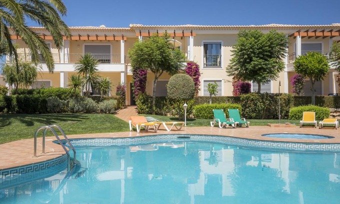 Porto de Mos Apartment | Beach Apartment with Pool in Porto de Mos, Lagos