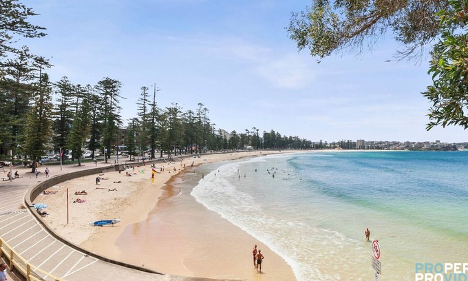 Manly House | Beach Babes on Bower