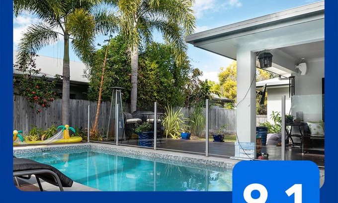Kewarra Beach House | Beach Bliss, Private Bedroom, Private Lounge & Bathroom, plus Netflix, Wifi