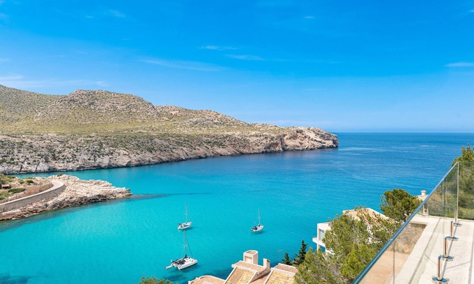 Cala Carbo Villa | Beach Carbo for eight people with pool and BBQ