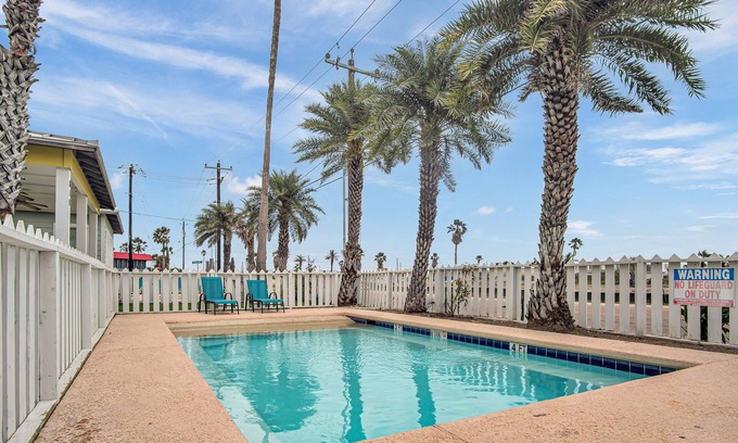 Port Aransas House | Beach Club 3 | Pet-friendly, Walk to the Beach, Private Pool!