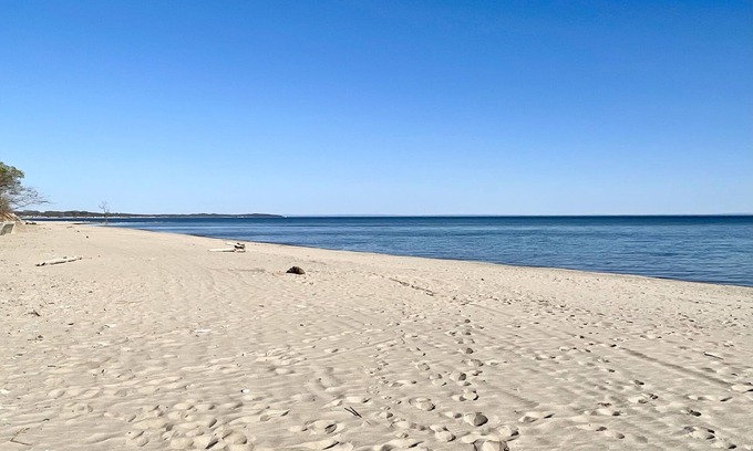 Port Colborne House | Beach cottage : 4 beds 2 baths : 200ft from the beach