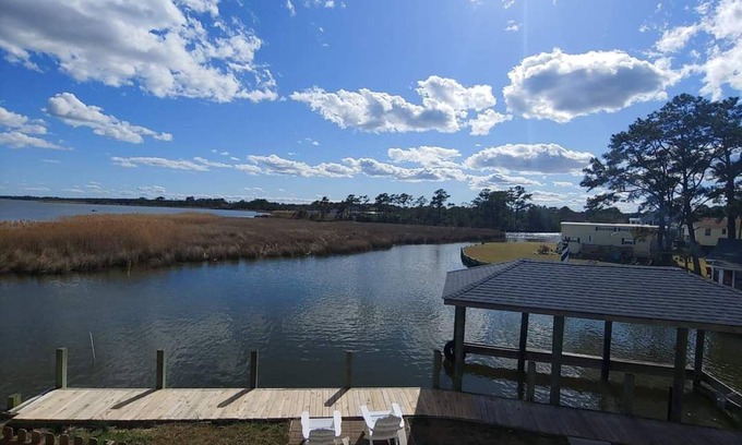 Colington Cottage | Beach Cottage, in Grandy, on the Currituck Sound in Outer Banks Mainland