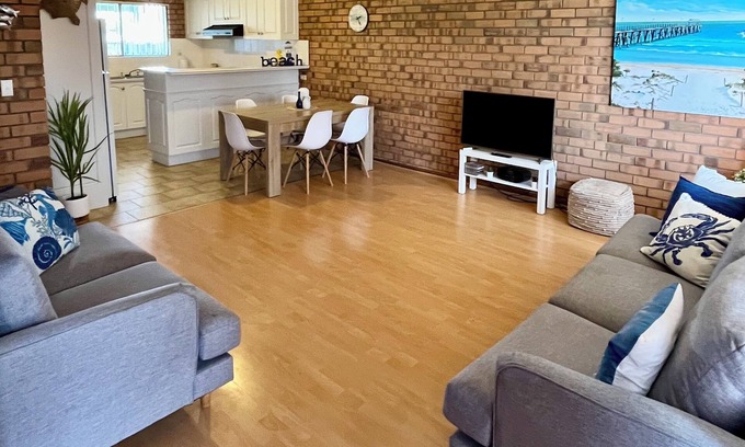 Silver Sands House | Beach Daze, Silver SandsnRelax & enjoy.one street from beach