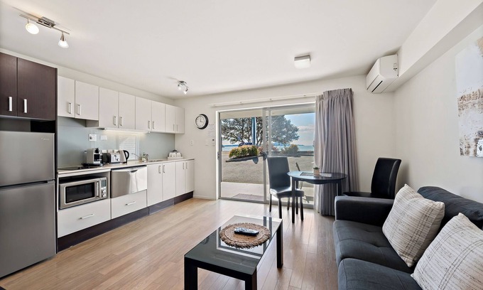 Paihia Apartment | Beach Front at Sea Spray