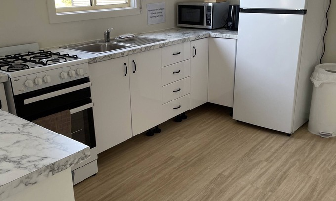 Allestree Cabin | Beach Front Cabin 3 - Two Bedroom Self Contained