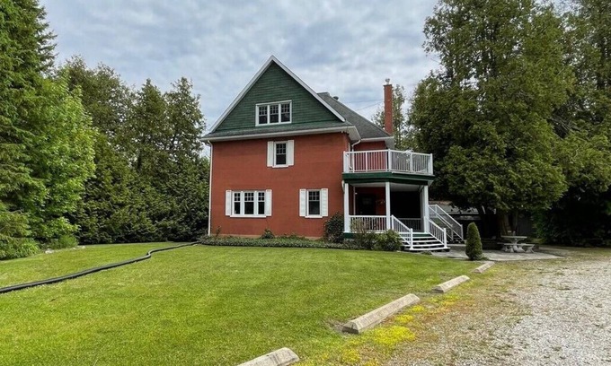 Hope Bay House | Beach Front Charming Rustic Century Home for a relaxing getaway