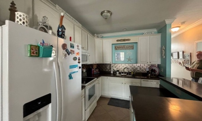 Pass Christian Condo | Beach Front Cozy 2-bedroom condo in peaceful Pass Christian with WiFi, AC