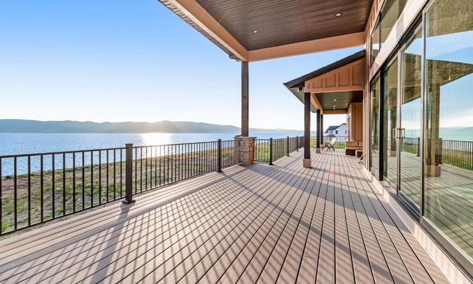 Laketown House | Beach Front Haven