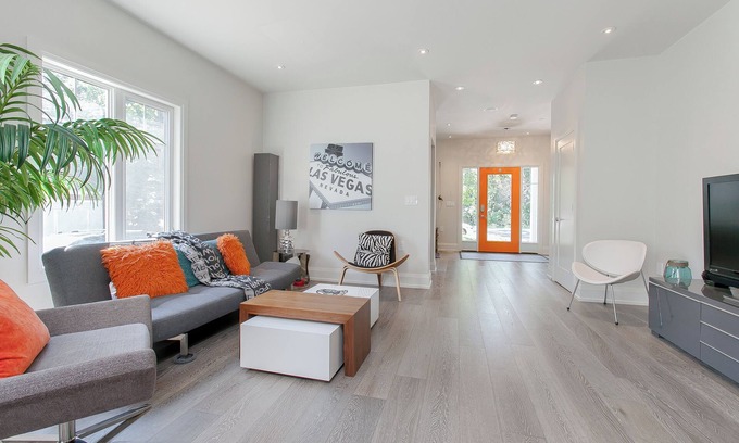 Hamilton Apartment | Beach Front Luxury
