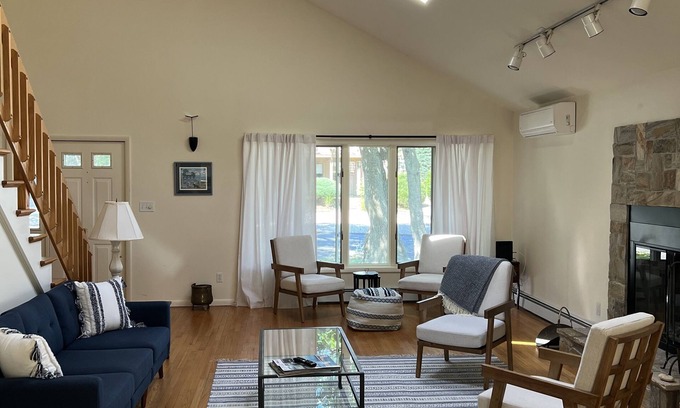 Culloden Shores House | Beach house in Montauk - a short walk to a private beach.