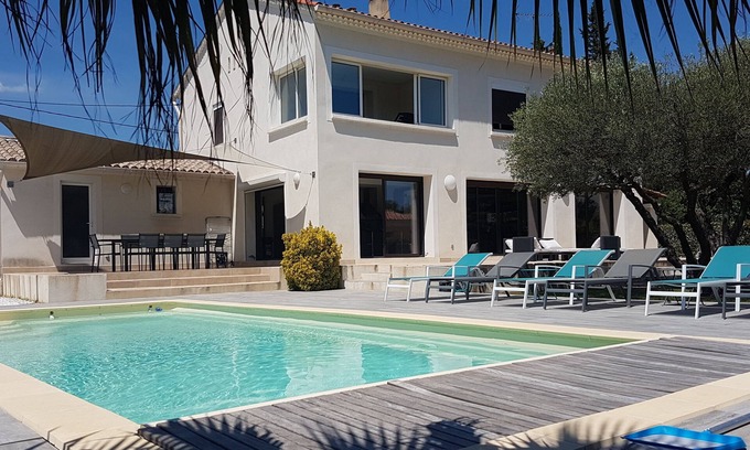 Sollies Pont Villa | Beach House in the heart of the olive trees, close to the sea