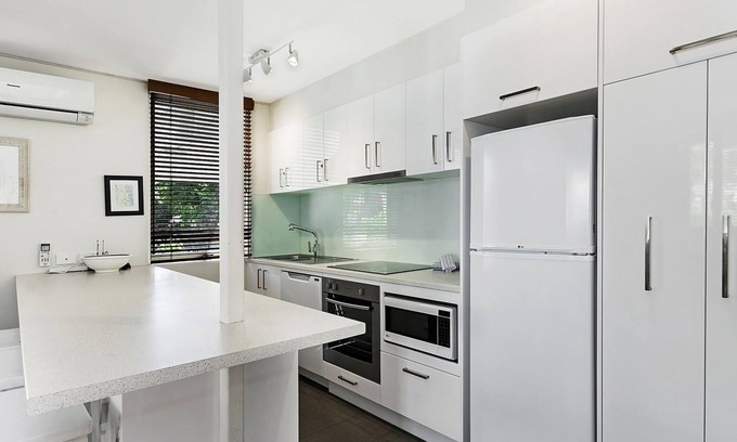 Noosa Heads Apartment | Beach House on Hastings - Beach Houses 22 Hastings St