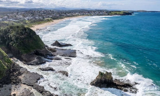 Kiama Downs House | Beach House on Jones Beach