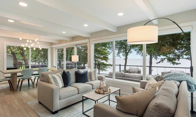 Isle House | BEACH HOUSE ON MILLE LACS LAKE, PRIVATE DOCK