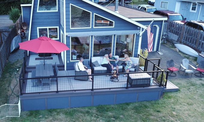 Port Angeles Cabin | Beach level Lake Sutherland Cottage