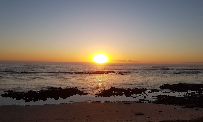 Gordons Bay Central Apartment | Beach on Antilles - Sandy Toes and Relaxation just steps away from your room