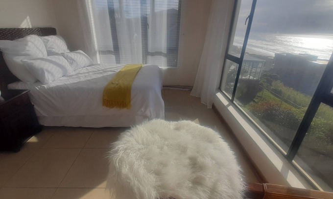 Amanzimtoti Apartment | beach penthouse
