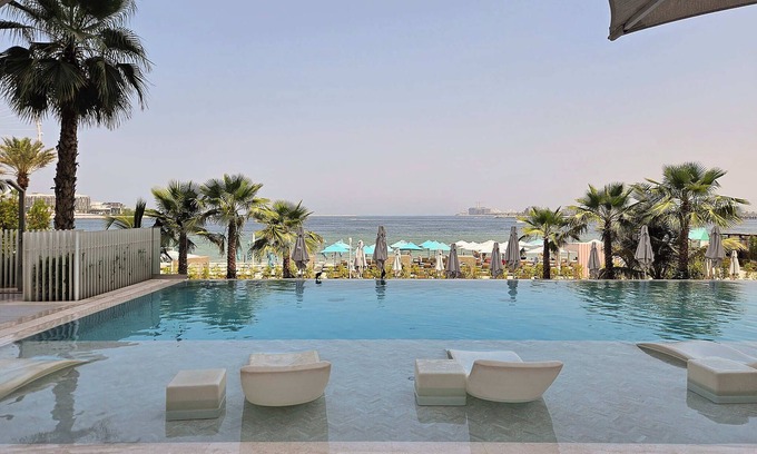 Al Wasl Apartment | Beach, Please! Stylish 1-Bedroom Stay with Private Beach Access – JBR Dubai