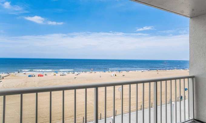 Northeast Virginia Beach Resort | Beach Quarters Resort Oceanfront condo with Oceanfront balcony!
