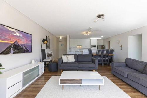 Maroochydore Apartment | Beach side Cotton Tree Family Friendly Resort