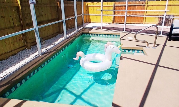 Bayshore Gardens House | Beach & Sports Haven w/Pool near AMI & IMG Academy