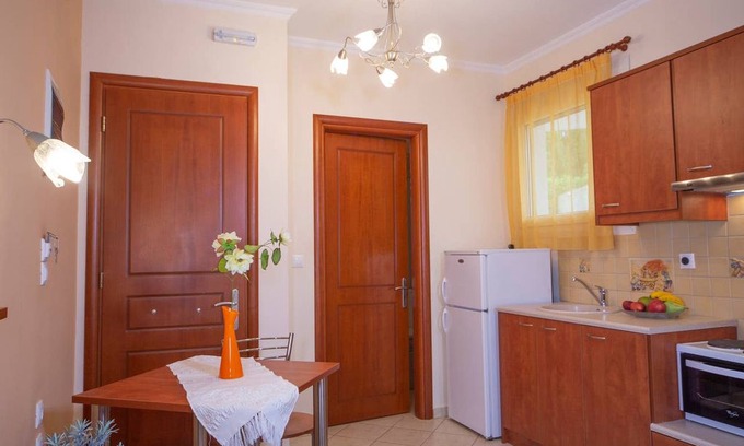 Limnos Apartment | Beach Studio with garden, Jacuzzi, BBQ