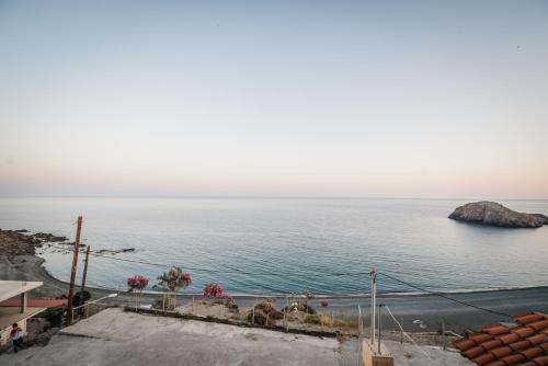 Crisostomos Apartment | Beach View
