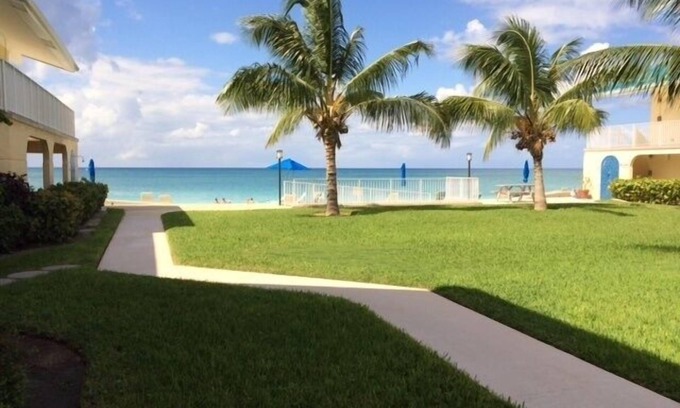 Seven Mile Beach Condo | Beach View Property On 7 Mile Beach Cayman Reef 19