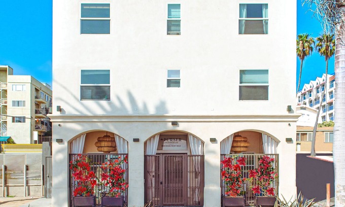 Downtown Apartment | Beach View Suite, within steps to the beach!