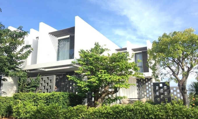 Long Hai Villa | Beach view villa, private pool, near famous tourist attractions.
