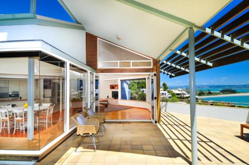 Britannia Heights House | Beach Views Holiday Home